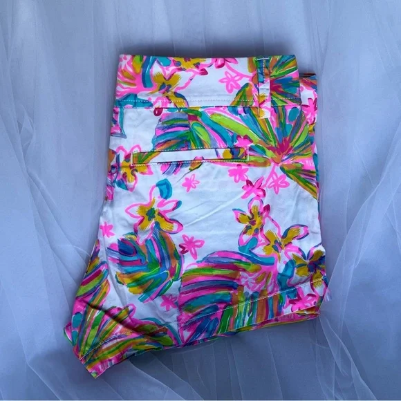 Lilly Pulitzer Walsh Shorts - Picture 4 of 5